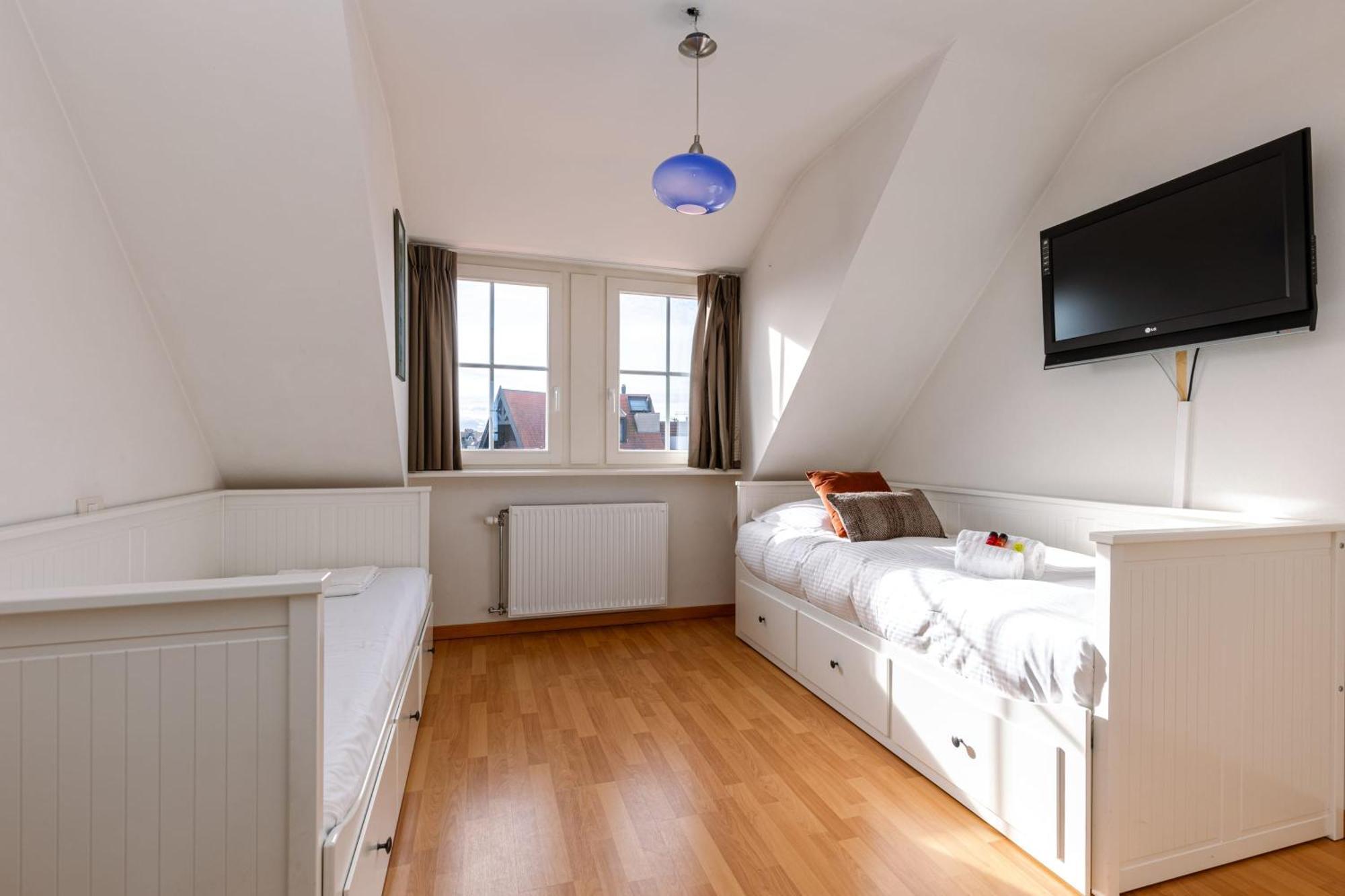 Apartament Charming Spacious Duplex Apt With Private Parking In Knokke Zewnętrze zdjęcie