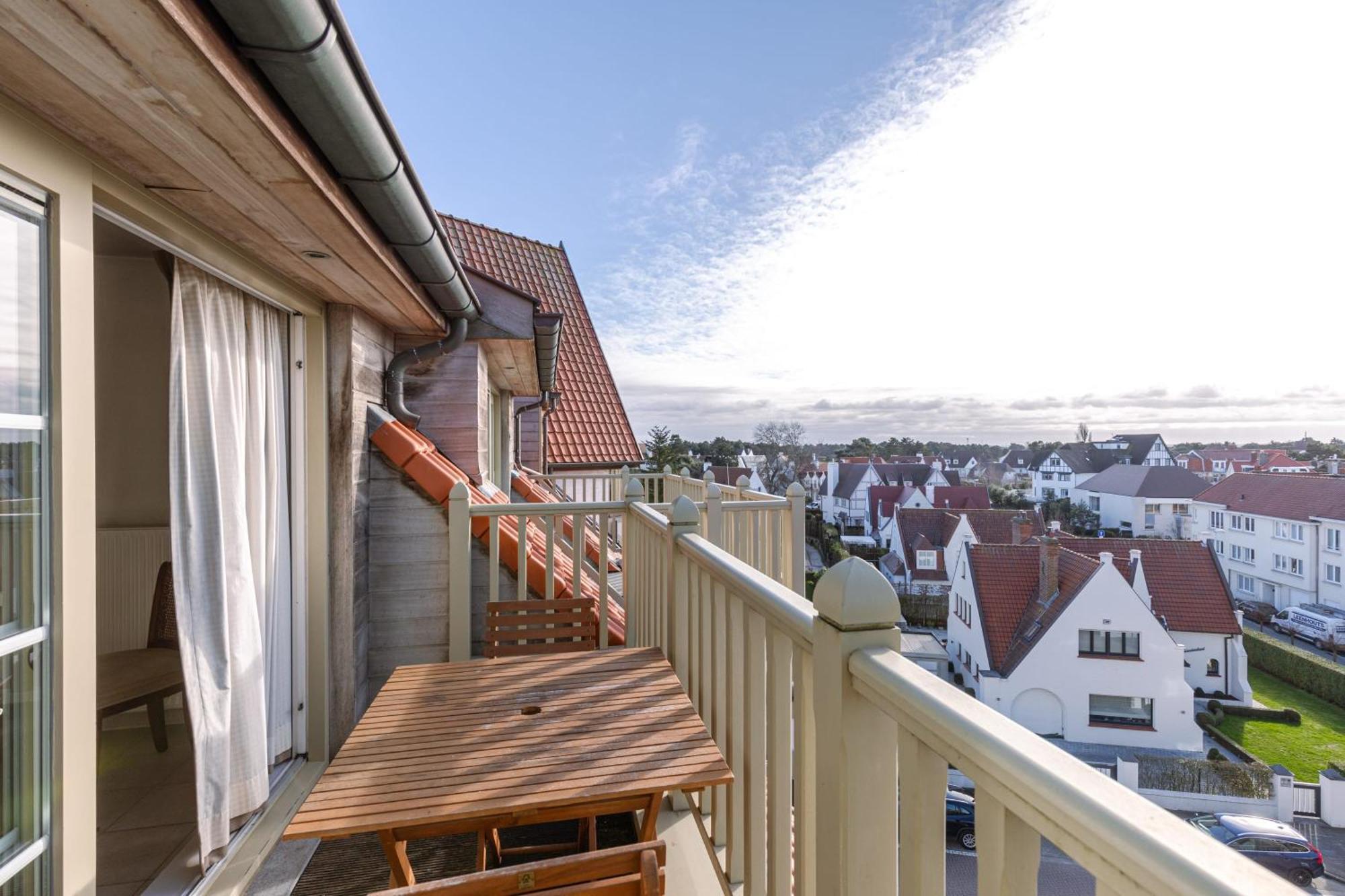 Apartament Charming Spacious Duplex Apt With Private Parking In Knokke Zewnętrze zdjęcie